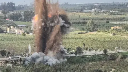 related_news_inside_blogsإسرائيل تعلن أنها ستسيطر على جميع الجسور جنوب لبنان