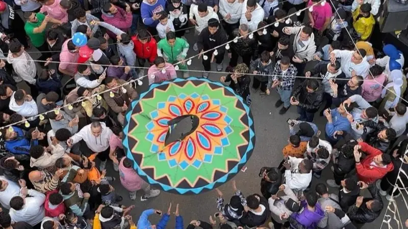 فيديو - إفطار المطرية.. آلاف المصريين يشاركون في أكبر تجمع رمضاني