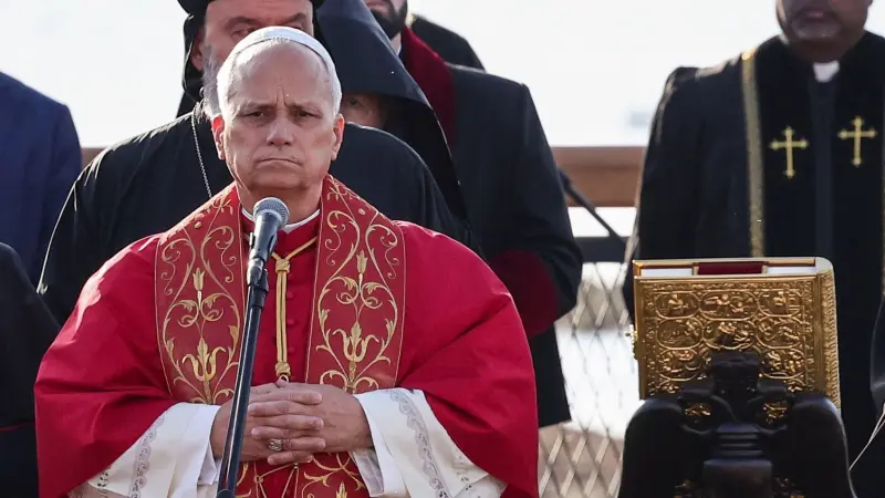 في ثالث أيام رحلته.. البابا ليو يزور الجامع الأزرق بإسطنبول