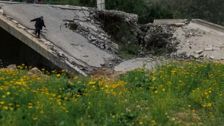 related_news_inside_blogsإسرائيل تحذر سكان جنوب لبنان من العودة إلى المناطق المحظورة