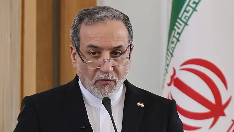 الصين وإيران تبحثان ملفات الطاقة والأمن الإقليمي