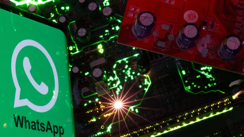 "إيران ترفع الحظر عن "واتساب" و"غوغل بلاي