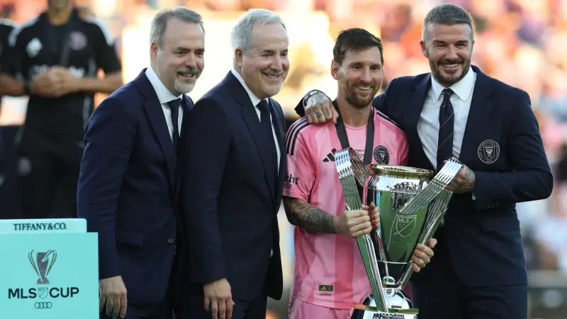 فيديو - بيكهام يحتفل بطريقة مؤثرة مع عائلته وميسي بعد فوز إنتر ميامي بلقب الدوري الأميركي