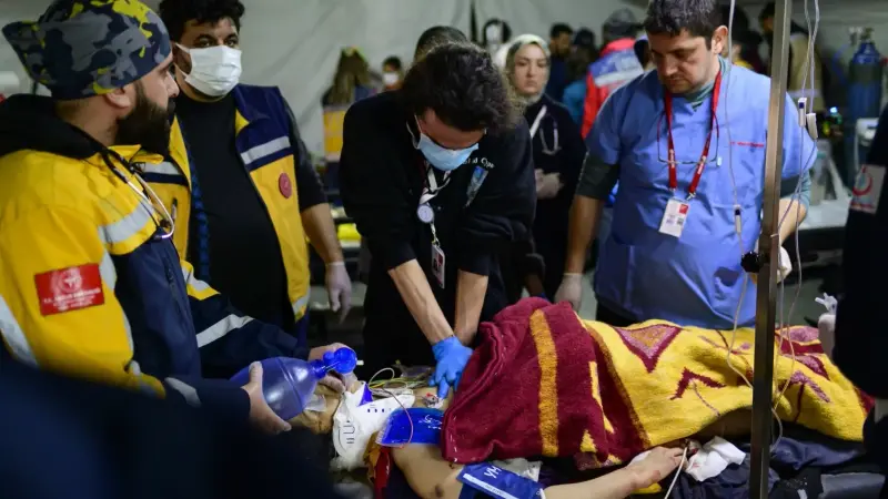 الرئيس التركي يكشف عن عدد الناجين من تحت الأنقاض