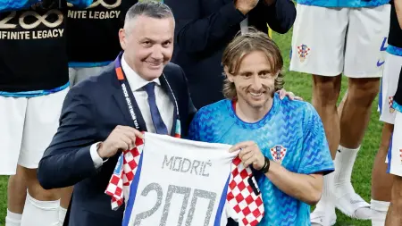 related_news_inside_blogsكأس العالم 2026 - أسطورة كرواتية.. ماذا قدّم لوكا مودريتش في المباراة الدولية الـ200؟