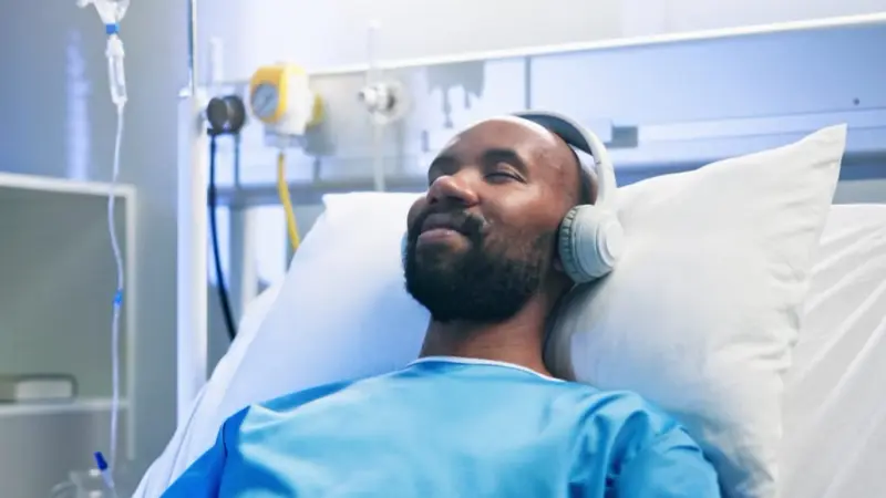 إذا كنت تشعر بالألم.. فهذه الموسيقى قد تكون علاجك