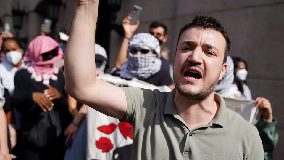 إدارة ترامب استهدفت طلابا أجانب بسبب أنشطة مؤيدة لفلسطين (رويترز) إدارة ترامب استهدفت طلابا أجانب بسبب أنشطة مؤيدة لفلسطين (رويترز)