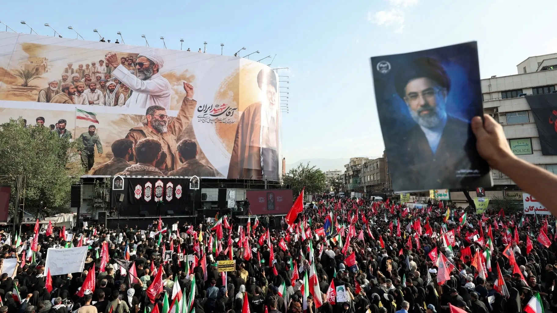 تقارير: ترامب يفضل التعامل بهدوء مع طهران (رويترز) تقارير: ترامب يفضل التعامل بهدوء مع طهران (رويترز)