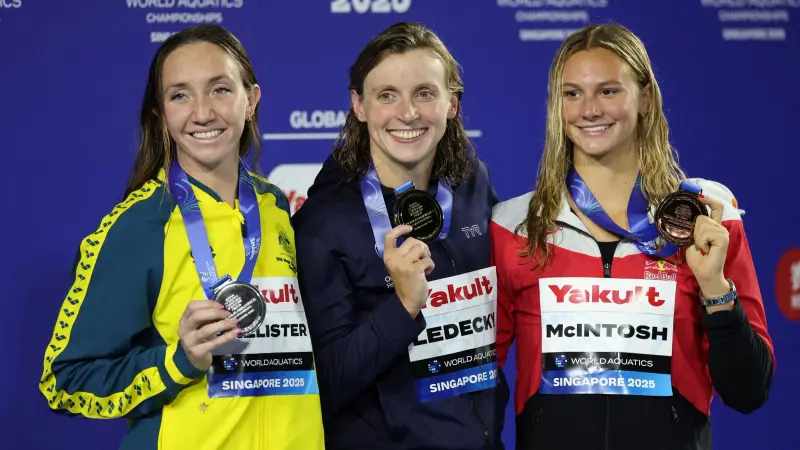 بطولة العالم للألعاب المائية - ليديكي توقف ماكنتوش وتؤكد هيمنتها على سباق 800 متر