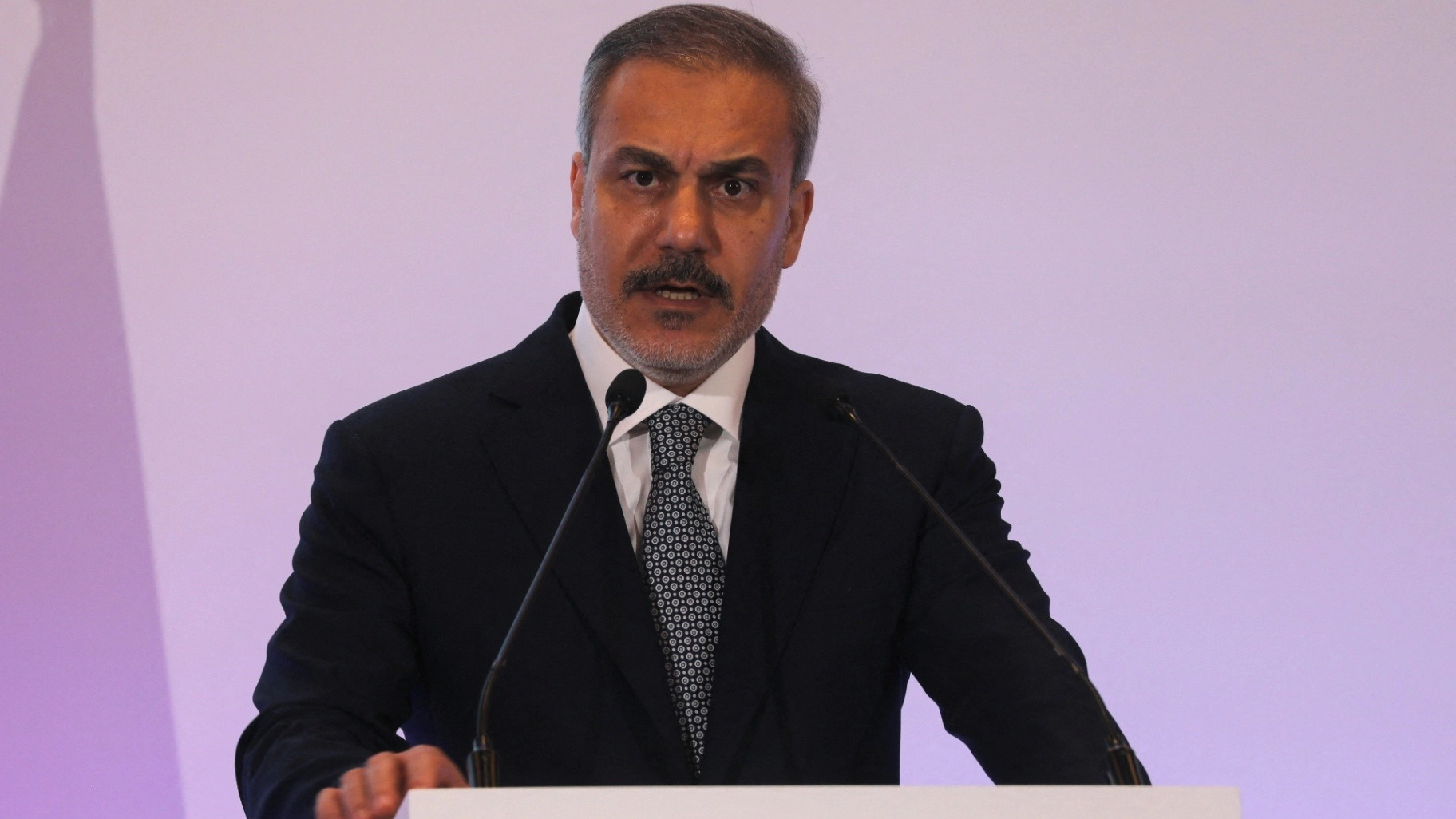 فيدان: تركيا وأميركا تبحثان صيغة لإنهاء العقوبات 