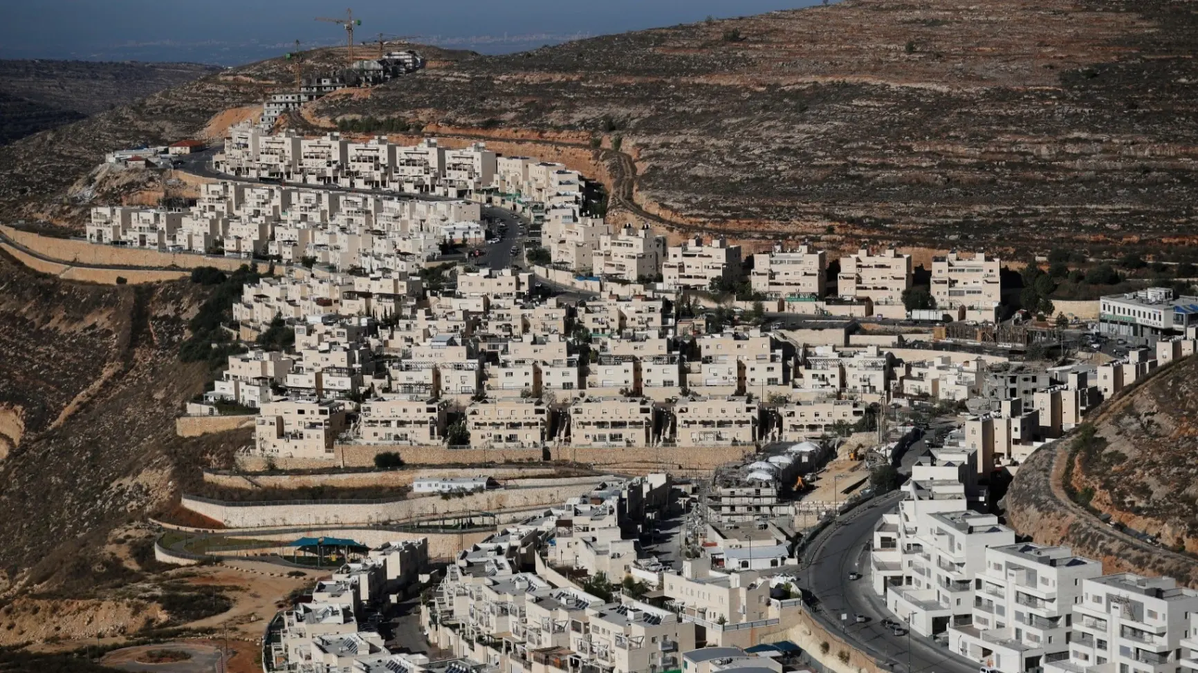 مناقصة إسرائيلية جديدة لـ2,167 وحدة استيطانية (رويترز) مناقصة إسرائيلية جديدة لـ2,167 وحدة استيطانية (رويترز)