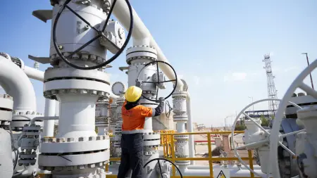 "برنت" يواصل المكاسب بعد أعلى قفزة شهرية في تاريخه