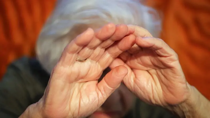 فيديو - زوجته سحلت أمه.. أول تعليق لنجل الحاجة حنان في مصر