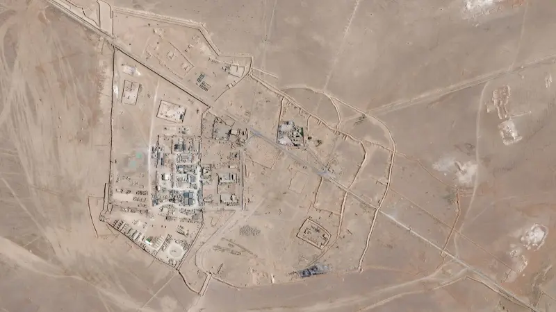 المشهد باختصار: التنف تعود إلى دمشق.. وهذه أسرار جزيرة إبستين