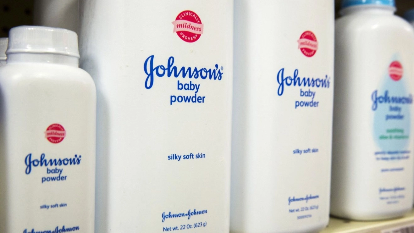 إلزام "جونسون آند جونسون" بتعويض ضخم لامرأة مصابة بالسرطان 