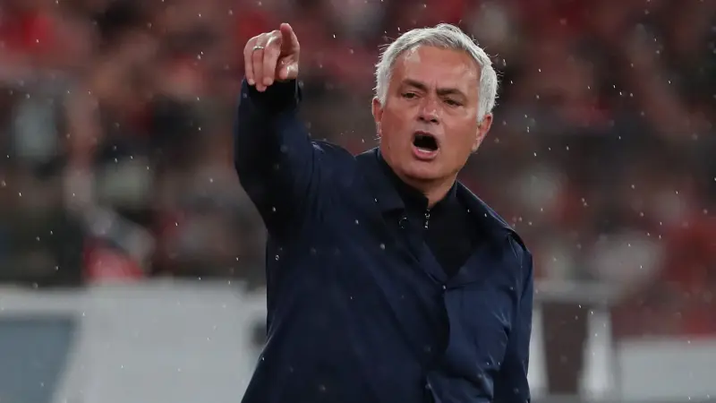 بنفيكا يعلن رحيل جوزيه مورينيو لتدريب ريال مدريد.. هذه قيمة الشرط الجزائي