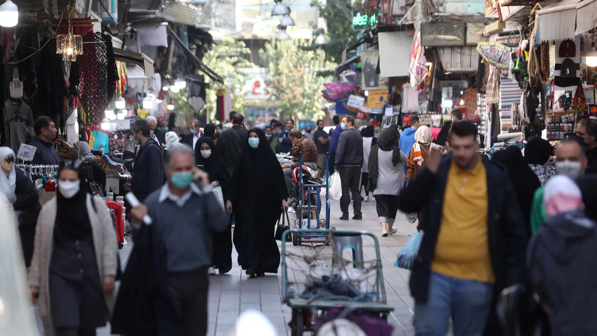 الاقتصاد الإيراني تلقى ضربة قاسية (إيران) الاقتصاد الإيراني تلقى ضربة قاسية (إيران)