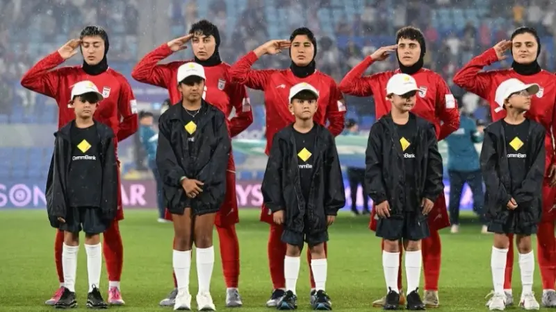 مدربة إيران تكشف كواليس أزمة اللاعبات