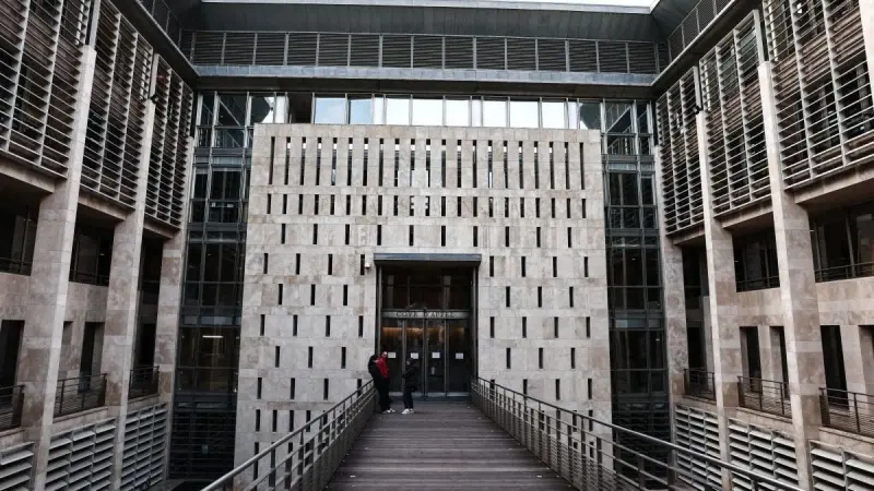 بالتنويم المغناطيسي.. فرنسا تحاكم مدرب رقص متهم باغتصاب 14 امرأة