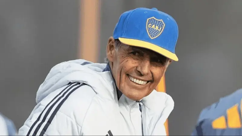 من هو ميغيل أنخيل روسو؟ صانع آخر أمجاد بوكا القارية يترجل