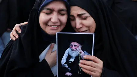 related_news_inside_blogsصورة لخامنئي تحت الأنقاض بعد مقتله.. ما حقيقتها؟