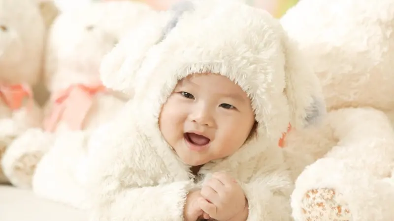 مفاجأة علمية: الأطفال الصغار يعرفون من سيتحدث قبل أن ينتهي الكلام