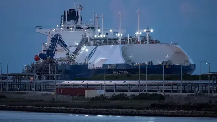 بعد توقف إمدادات إيران.. بغداد تراهن على الغاز المسال والاتفاقات البديلة