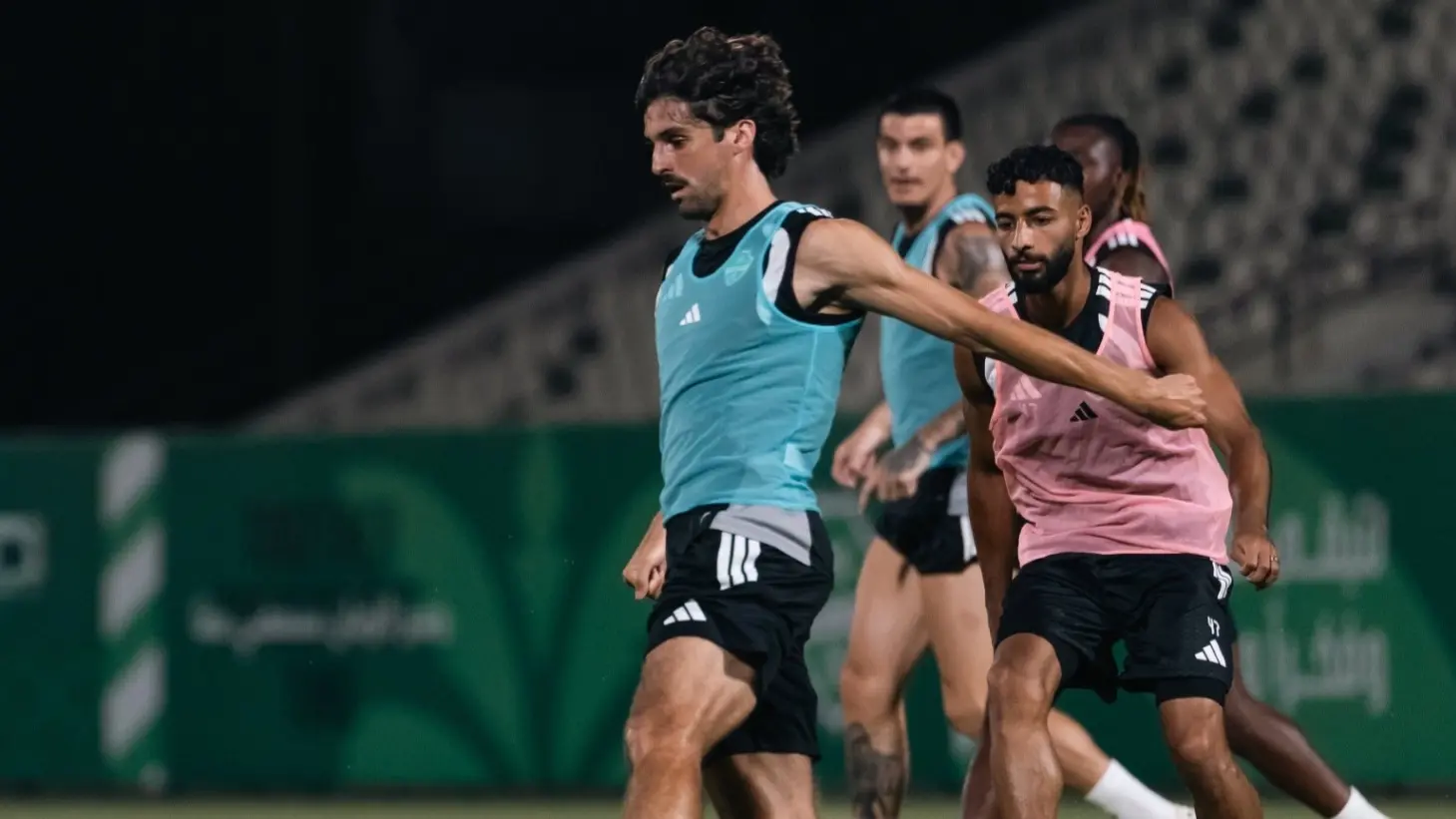 الأهلي يواجه الاتفاق وديا تحضيرا للموسم الجديد (إكس) الأهلي يواجه الاتفاق وديا تحضيرا للموسم الجديد (إكس)