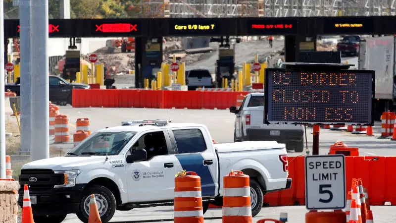 ترامب يغلق معبرا تاريخيا بين الولايات المتحدة وكندا