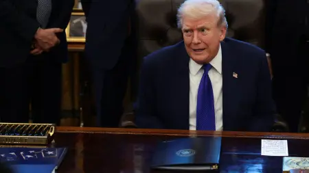 related_news_inside_blogsترامب يشترط تسمية مطار ومحطة قطار باسمه لتمويل المشروعات