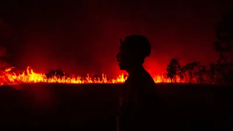 التحول عن النفط يتعثر عالميا رغم الإجماع على مخاطر الاحتباس الحراري