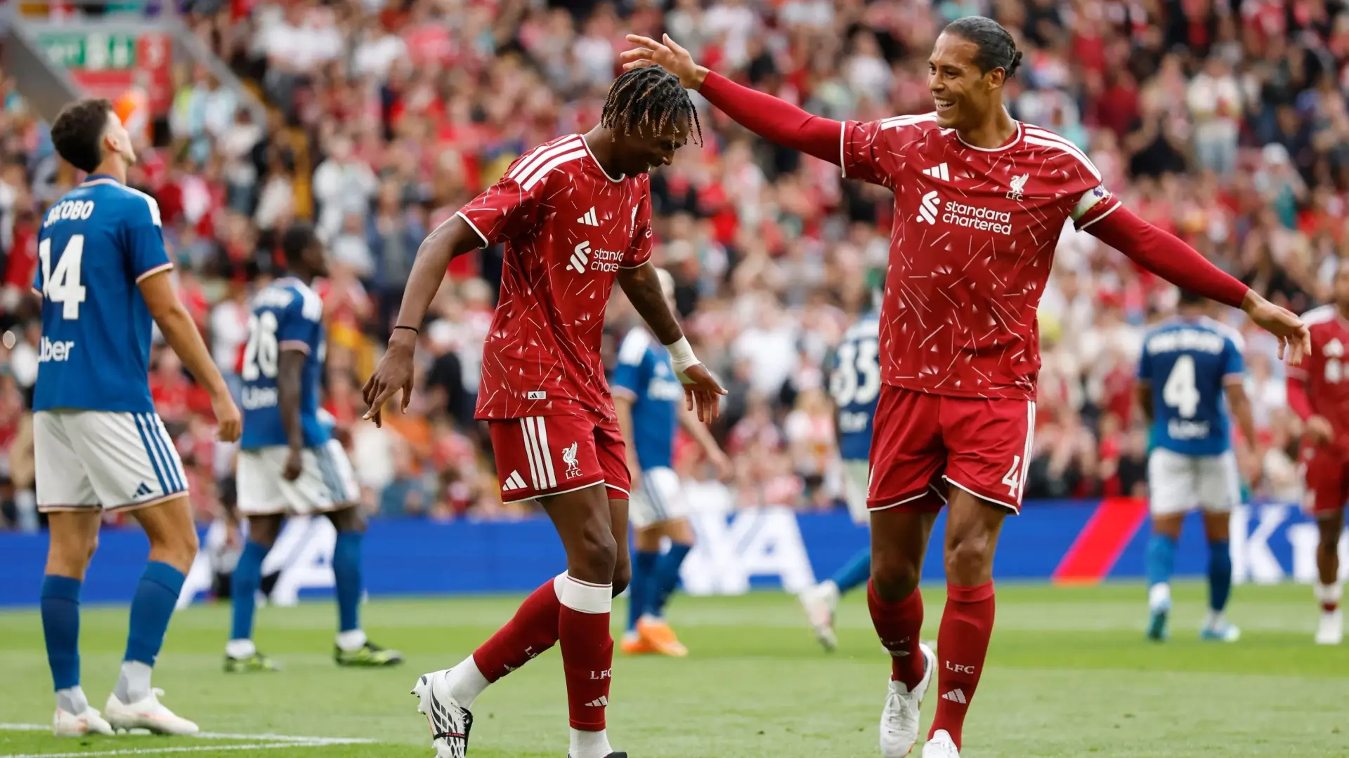 ليفربول أنهى استعداداته بفوز ودي على كومو (رويترز) ليفربول أنهى استعداداته بفوز ودي على كومو (رويترز)