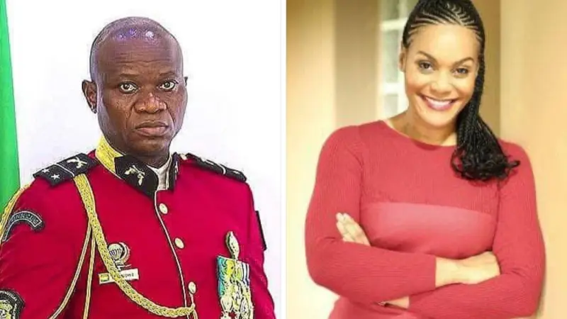 هل هنأت ابنة رئيس الغابون قائد الانقلاب في البلاد؟