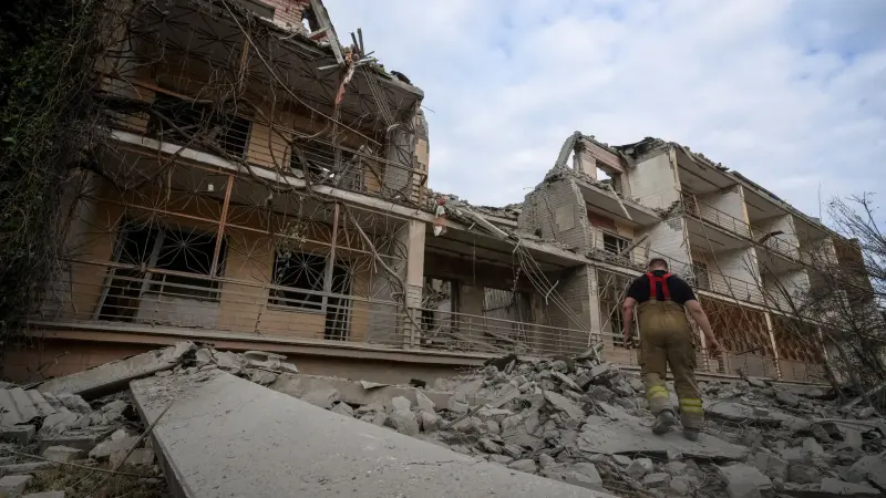 روسيا تُهدد الغرب.. هل تغيّر عقيدتها النووية؟