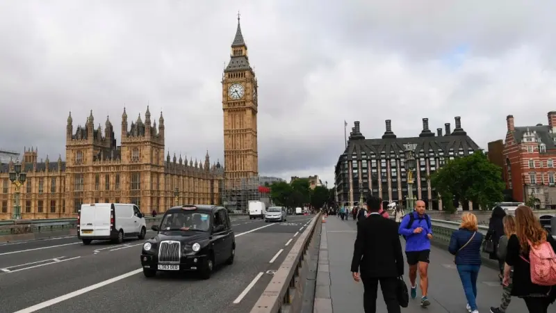 كورونا طويل الأمد يضرب الاقتصاد البريطاني.. ما القصة؟