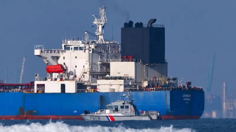 النفط يقفز بمستهل تعاملات الأسبوع.. ما التوقعات؟