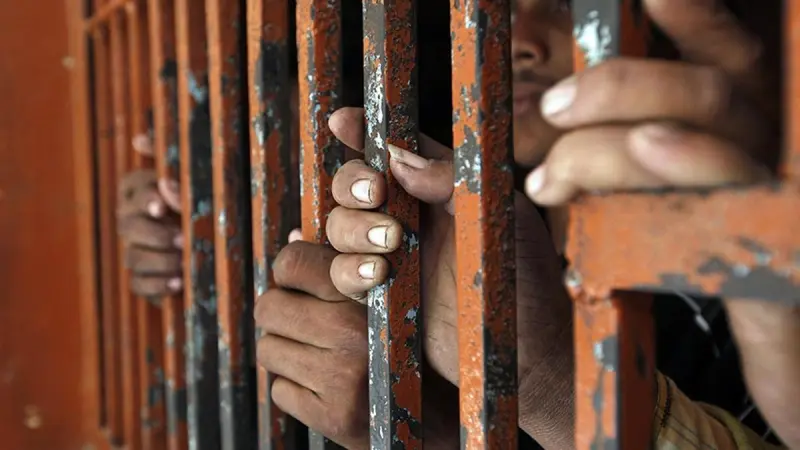 فيديو - هروب عشرات السجناء بعد وقوع زلزال