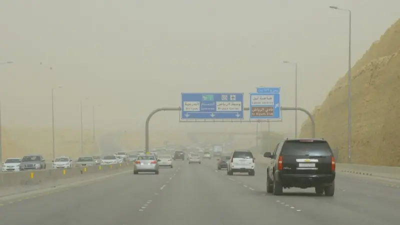 أمطار وعاصفة رعدية.. حالة الطقس غدا السبت في السعودية