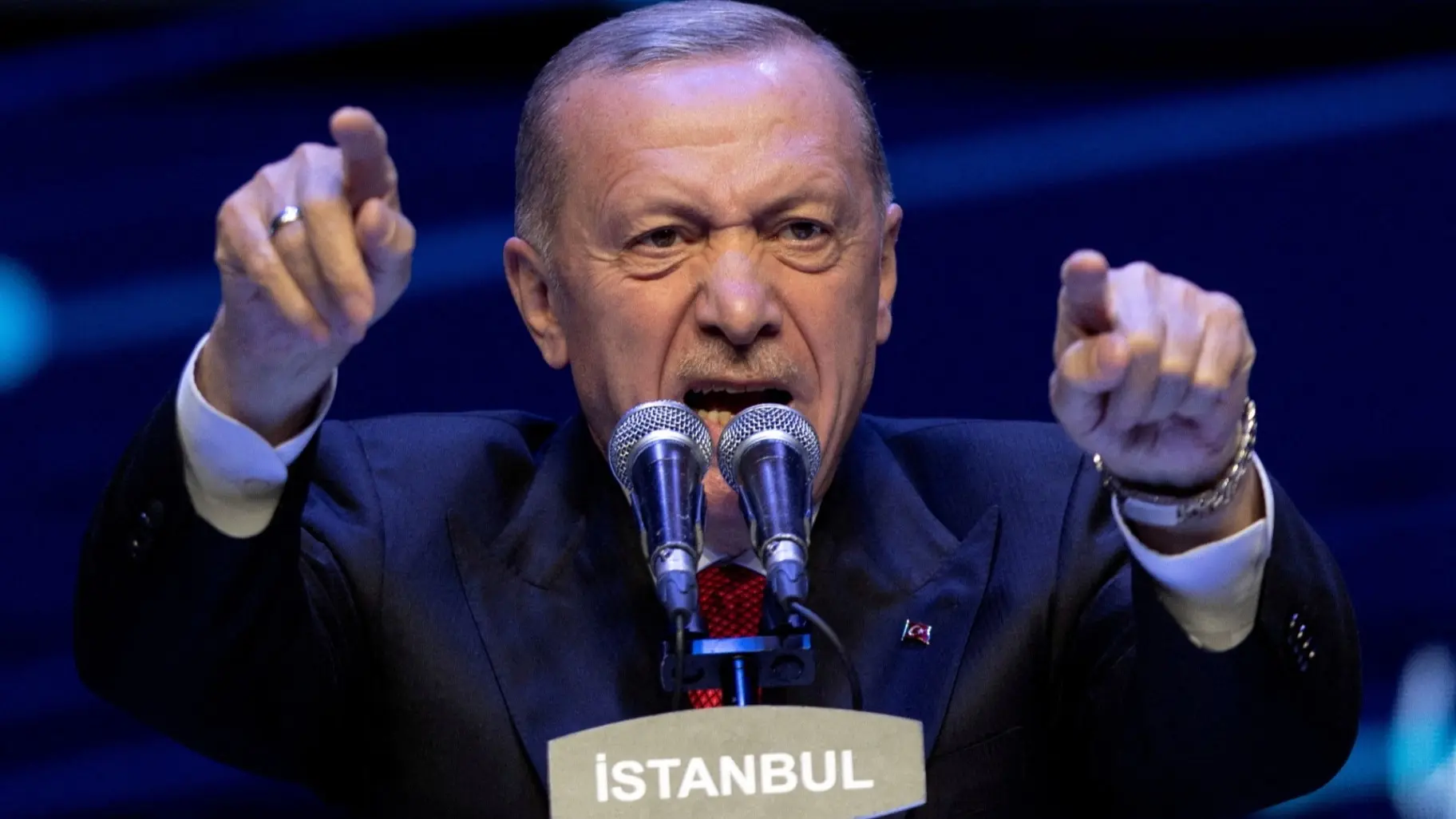 إردوغان: إسرائيل تحاول إثارة المشاكل في سوريا (رويترز) إردوغان: إسرائيل تحاول إثارة المشاكل في سوريا (رويترز)