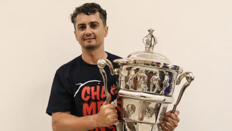 بعد 104 سنوات.. من هو أمين الكرمة مدرب أولمبيك آسفي وصانع معجزة كأس العرش؟