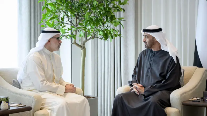 رئيس الإمارات يستقبل وزير الخارجية الكويتي