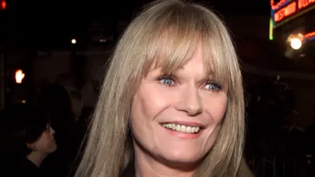 وفاة فاليري بيرين نجمة "سوبرمان" بعد صراع طويل مع المرض