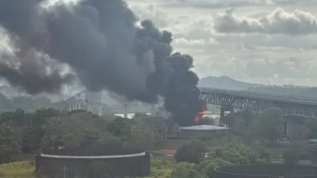 related_news_inside_blogsفيديو - انفجار ناقلة نفط قرب "جسر الأميركتين" في مدينة بنما