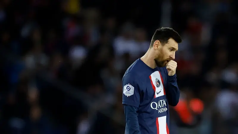 هل ينجح لابورتا في إقناع ميسي بالعودة إلى برشلونة؟