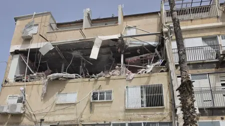 related_news_inside_blogsصور - صواريخ إيرانية برؤوس عنقودية تضرب مناطق عدة في وسط إسرائيل