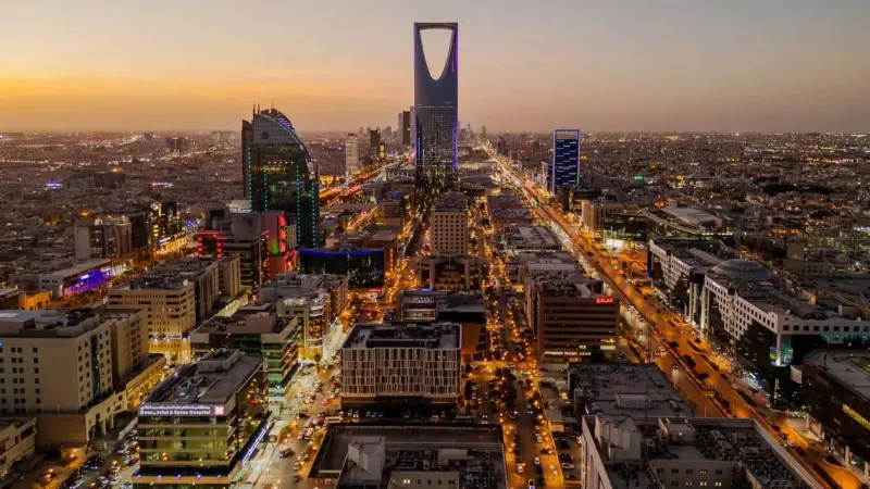 واشنطن تقيّد تنقل موظفيها في السعودية بعد هجمات على مطارات