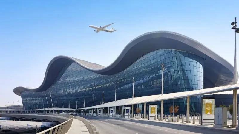 أبوظبي.. جمارك مطار زايد الدولي تحبط محاولة تهريب مخدر الكوكايين