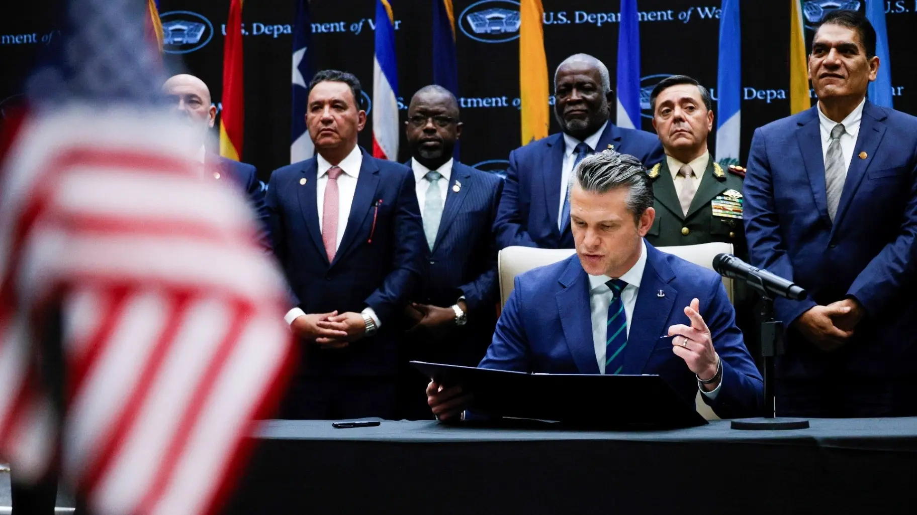 عاجل - تقرير: وزير الدفاع الأميركي طلب من رئيس الأركان التنحي فورا.. ما السبب؟ #أميركا 