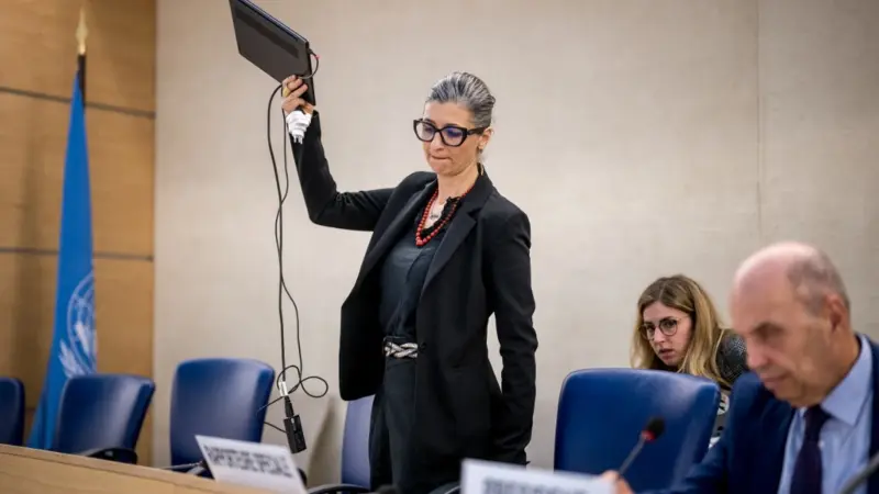 هددتها إسرائيل.. من هي فرانشيسكا ألبانيز خبيرة تقرير الإبادة في غزة؟