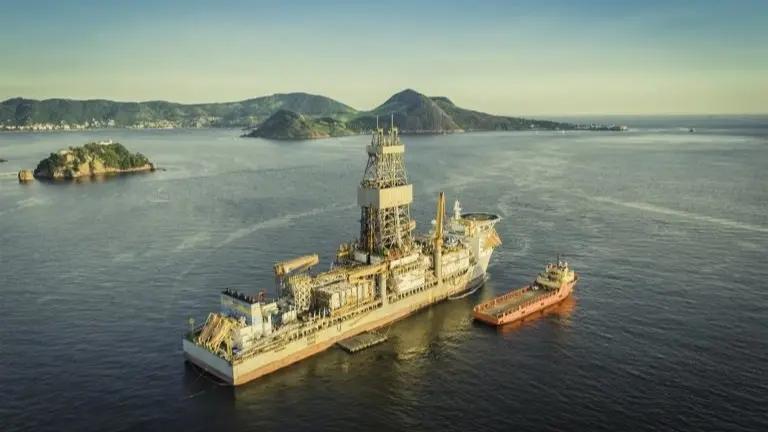 فيديو - مقتل 5 بضربات على سفينتين بشرق المحيط الهادئ